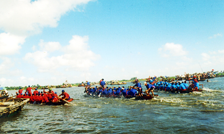 Sông Chanh Quảng Yên: Khám Phá Nhịp Sống Làng Chài Bình Yên & Cảnh Hoàng Hôn Huyền Ảo