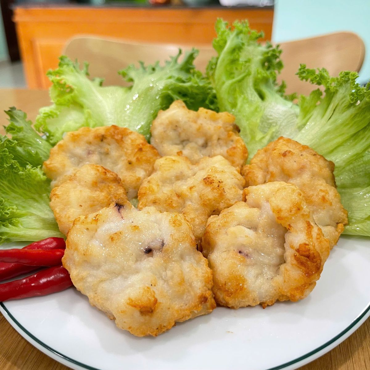 Chả mực chiên vàng ruộm, hấp dẫn