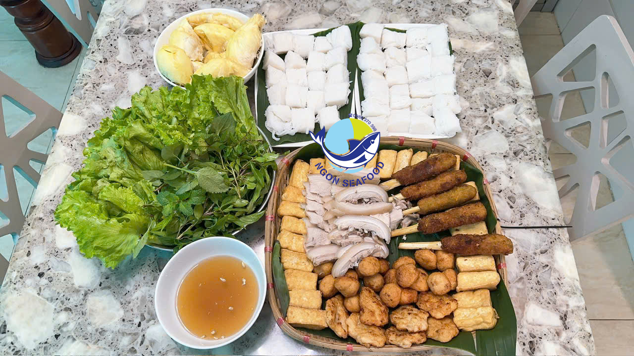 Bún đậu mắm tôm chả mực