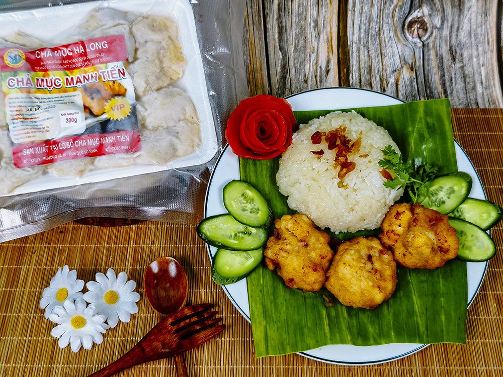 Xôi chả mực giã tay Hạ Long