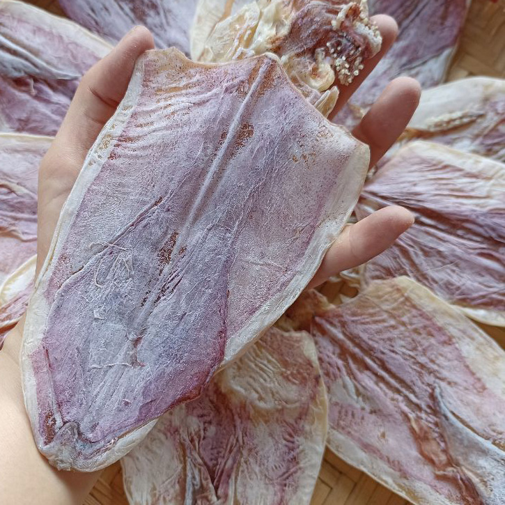 Mực khô có phấn trắng