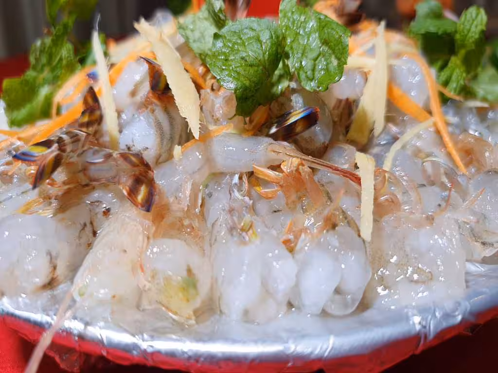 Khám phá hương vị đặc sắc của món gỏi tôm vằn Quan Lạn Khám phá hương vị đặc sắc của món gỏi tôm vằn Quan Lạn