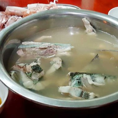 Đặc Sản Cá Cuộng Nấu Chua: Tinh Hoa Ẩm Thực Biển Đảo Minh Châu Đặc Sản Cá Cuộng Nấu Chua: Tinh Hoa Ẩm Thực Biển Đảo Minh Châu