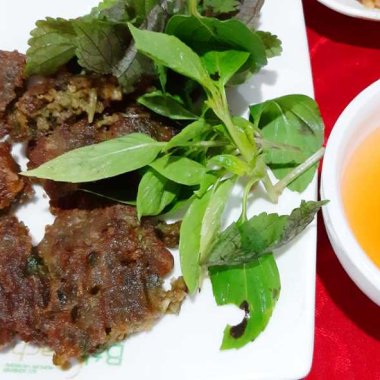 Trứng Sam Rán: Tinh Hoa Đặc Sản Biển Quảng Ninh Và Cẩm Nang Thưởng Thức An Toàn Trứng Sam Rán: Tinh Hoa Đặc Sản Biển Quảng Ninh Và Cẩm Nang Thưởng Thức An Toàn