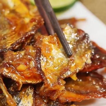 Cách Làm Cá Chỉ Vàng Rim Mắm Tỏi Ớt Đậm Đà, 