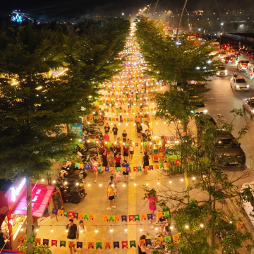 Hạ Long về đêm: Hạ Long về đêm: